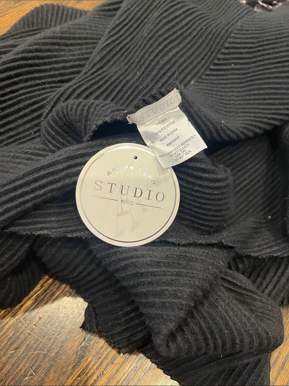 AimeeLynn STUDIO Ribbed Black Knit scarf